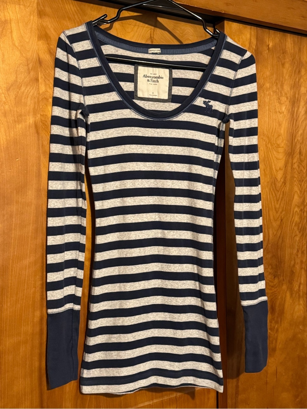 Vintage Abercrombie & Fitch Y2K Striped Long Sleeve Scoop Neck Shirt Navy Grey